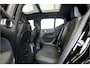 Volvo XC40 1.5 T5 Plug-in Hybrid 193kW/262pk DCT7 Ultimate Bright FACELIFT! PANORAMADAK + HARMAN/KARDON + ADAPT.CRUISE + PILOT ASSIST + NAVI SENSUS + BLIS + LANE ASSIST + EL.STOELEN + STOEL-&STUURVERWARMING + CAMERA + KEYLESS + PARKSENSOREN V&A + 19” LM-VELGEN!!
