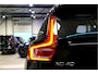 Volvo XC40 1.5 T5 Plug-in Hybrid 193kW/262pk DCT7 Ultimate Bright FACELIFT! PANORAMADAK + HARMAN/KARDON + ADAPT.CRUISE + PILOT ASSIST + NAVI SENSUS + BLIS + LANE ASSIST + EL.STOELEN + STOEL-&STUURVERWARMING + CAMERA + KEYLESS + PARKSENSOREN V&A + 19” LM-VELGEN!!