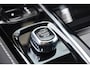 Volvo V60 T8 455PK Plug-in hybrid AWD Plus Dark Adaptive Cruise Control / 360 Camera / Harman Kardon / Head-up display / Panorama schuifdak / Stoel- en stuurverwarming / Stoelverwarming achter / Trekhaak elektrisch wegklapbaar / Elektrische stoelen met geheugen