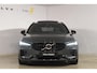 Volvo V60 T8 455PK Plug-in hybrid AWD Plus Dark Adaptive Cruise Control / 360 Camera / Harman Kardon / Head-up display / Panorama schuifdak / Stoel- en stuurverwarming / Stoelverwarming achter / Trekhaak elektrisch wegklapbaar / Elektrische stoelen met geheugen