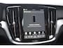 Volvo V60 T8 455PK Plug-in hybrid AWD Plus Dark Adaptive Cruise Control / 360 Camera / Harman Kardon / Head-up display / Panorama schuifdak / Stoel- en stuurverwarming / Stoelverwarming achter / Trekhaak elektrisch wegklapbaar / Elektrische stoelen met geheugen