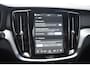 Volvo V60 T8 455PK Plug-in hybrid AWD Plus Dark Adaptive Cruise Control / 360 Camera / Harman Kardon / Head-up display / Panorama schuifdak / Stoel- en stuurverwarming / Stoelverwarming achter / Trekhaak elektrisch wegklapbaar / Elektrische stoelen met geheugen