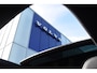 Volvo V60 T8 455PK Plug-in hybrid AWD Plus Dark Adaptive Cruise Control / 360 Camera / Harman Kardon / Head-up display / Panorama schuifdak / Stoel- en stuurverwarming / Stoelverwarming achter / Trekhaak elektrisch wegklapbaar / Elektrische stoelen met geheugen