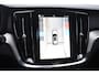 Volvo V60 T8 455PK Plug-in hybrid AWD Plus Dark Adaptive Cruise Control / 360 Camera / Harman Kardon / Head-up display / Panorama schuifdak / Stoel- en stuurverwarming / Stoelverwarming achter / Trekhaak elektrisch wegklapbaar / Elektrische stoelen met geheugen