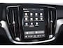 Volvo V60 T8 455PK Plug-in hybrid AWD Plus Dark Adaptive Cruise Control / 360 Camera / Harman Kardon / Head-up display / Panorama schuifdak / Stoel- en stuurverwarming / Stoelverwarming achter / Trekhaak elektrisch wegklapbaar / Elektrische stoelen met geheugen