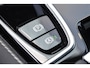 Volvo V60 T8 455PK Plug-in hybrid AWD Plus Dark Adaptive Cruise Control / 360 Camera / Harman Kardon / Head-up display / Panorama schuifdak / Stoel- en stuurverwarming / Stoelverwarming achter / Trekhaak elektrisch wegklapbaar / Elektrische stoelen met geheugen