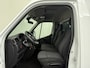 Renault Master 2.3DCi 145PK Bakwagen+Laadklep | Trekhaak 2500Kg | Multimedia | Camera | Zijdeur | Dakspoiler | 3-Zits