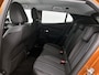 Peugeot e-2008 136pk EV Allure Pack 50 kWh Automaat | 1ste Eigenaar | Navigatie | Stoelverwarming | Climate Control | Cruise Control | Camera | 17"LMV | LED | Apple Carplay/Android Auto |