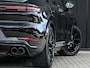 Porsche Cayenne Coupé 3.0 E-Hybrid Black Edition | Sport Chrono | Panoramadak | Bose | HUD | 360 Camera | Stoelventilatie | 18 Wegs Memory | Luchtvering | Soft Close | Ambiance Interieur | Adaptive Cruise | Stuurverwarming | Passagiers Display |