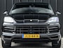 Porsche Cayenne Coupé 3.0 E-Hybrid Black Edition | Sport Chrono | Panoramadak | Bose | HUD | 360 Camera | Stoelventilatie | 18 Wegs Memory | Luchtvering | Soft Close | Ambiance Interieur | Adaptive Cruise | Stuurverwarming | Passagiers Display |