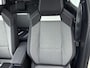 Opel Frontera 1.2 TURBO HYBRID GS | TWO TONE | CLIMA | CAMERA | CRUISE | NAVI | DODEHOEKSPIEGELS | STUUR- & STOELVERWARMING | APPLE CARPLAY & ANDROID AUTO | 17'' LM VELGEN | HYBRID | AUTOMAAT | LAGE KMSTAND |