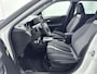 Opel Frontera 1.2 TURBO HYBRID GS | TWO TONE | CLIMA | CAMERA | CRUISE | NAVI | DODEHOEKSPIEGELS | STUUR- & STOELVERWARMING | APPLE CARPLAY & ANDROID AUTO | 17'' LM VELGEN | HYBRID | AUTOMAAT | LAGE KMSTAND |