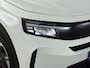 Opel Frontera 1.2 TURBO HYBRID GS | TWO TONE | CLIMA | CAMERA | CRUISE | NAVI | DODEHOEKSPIEGELS | STUUR- & STOELVERWARMING | APPLE CARPLAY & ANDROID AUTO | 17'' LM VELGEN | HYBRID | AUTOMAAT | LAGE KMSTAND |