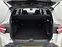 Opel Frontera 1.2 TURBO HYBRID GS | TWO TONE | CLIMA | CAMERA | CRUISE | NAVI | DODEHOEKSPIEGELS | STUUR- & STOELVERWARMING | APPLE CARPLAY & ANDROID AUTO | 17'' LM VELGEN | HYBRID | AUTOMAAT | LAGE KMSTAND |