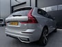 Volvo XC60 2.0 T6 Plug-in hybrid AWD R-Design 340PK|Facelift|Pano|Head up|Memory|Harman Kardon|Keyless|Trekhaak|Camera|21 inch|