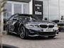 BMW 3-Serie Touring 320i High Executive Edition | Pano | Luxe Lederen Bekleding | Stoelverwarming | ACC | PDC |