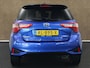 Toyota Yaris 1.5 Hybrid Bi-Tone - ORIGINEEL NEDERLANDSE AUTO - AFKOMSTIG VAN 1E EIGENAAR - CLIMATE CONTROL - BOTS EN LIJNWAARSCHUWING - CAMERA - CRUISE CONTROL - REGENSENSOR - ARMSTEUN VOOR - BLUETOOTH - LICHT METALEN VELGEN