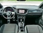 Volkswagen T-Roc 1.5 TSI Sport Business R | digitaal dashboard | Apple Carplay/Android auto | trekhaak
