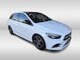 Mercedes-Benz B-klasse 200 Business Solution AMG | stoelverwarming | 18 inch velgen | panoramadak | burmester-geluidssysteem |
