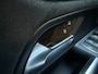 Mercedes-Benz B-klasse 200 Business Solution AMG | stoelverwarming | 18 inch velgen | panoramadak | burmester-geluidssysteem |