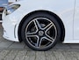 Mercedes-Benz B-klasse 200 Business Solution AMG | stoelverwarming | 18 inch velgen | panoramadak | burmester-geluidssysteem |