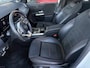 Mercedes-Benz B-klasse 200 Business Solution AMG | stoelverwarming | 18 inch velgen | panoramadak | burmester-geluidssysteem |
