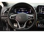 Volkswagen T-Roc 1.5 TSI 150pk DSG R-Line Black Style Trekhaak IQ.Light Virtual Cockpit Camera Stoelverwarming Navigatie