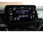 Volkswagen T-Roc 1.5 TSI 150pk DSG R-Line Black Style Trekhaak IQ.Light Virtual Cockpit Camera Stoelverwarming Navigatie