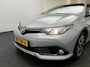 Toyota Auris 1.8 Hybrid Comfort | Fabrieksgarantie | Panoramadak | Trekhaak | Navigatie | Camera