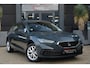 SEAT Leon 1.5 TSI Style | 115 PK | Apple CarPlay/Android Auto | Voorstoelen verwarmd | LED koplampen SEAT Leon 1.5 TSI Style 115 PK met 1.5-liter viercilinder benzinemotor, Apple CarPlay/Android Auto, automatische airconditioning, cruise control, keyless start, verwarmde comfortstoelen, park