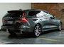 Volvo V60 T8 Plug-in hybrid AWD Plus Dark | Panoramadak | Trekhaak | Verwarmbare voorstoelen, achterbank en stuurwiel | Head-up display | 360 graden camera |  Premium audio by Harman Kardon | Adaptieve cruise control