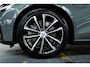 Volvo V60 T8 Plug-in hybrid AWD Plus Dark | Panoramadak | Trekhaak | Verwarmbare voorstoelen, achterbank en stuurwiel | Head-up display | 360 graden camera |  Premium audio by Harman Kardon | Adaptieve cruise control