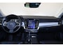 Volvo V90 2.0 T4 Momentum - IntelliSafe Assist & Surround - Adaptieve LED koplampen - Parkeercamera achter - Verwarmde voorstoelen & stuur - Parkeersensoren voor & achter - Elektr. bedienb. bestuurdersstoel met geheugen - Standkachel - 18' LMV