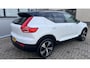 Volvo XC40 Recharge P8 AWD R-Design | Warmtepomp | Lounge Pack (audio installatie premium, elektrisch glazen panorama-dak, parkeersensor voor, rondomzicht camera)
