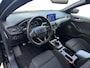 Ford Focus Wagon 1.0 EcoBoost Hybrid ST Line Style | Dealer onderhouden | NL auto | Winter pack | Trekhaak | Navigatie | Apple carplay & Android auto | Parkeersensoren voor en achter | Achteruitrijcamera | Cruise control | Draadloos opladen mobiel | Privacy glas | Bovag garantie |