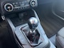 Ford Focus Wagon 1.0 EcoBoost Hybrid ST Line Style | Dealer onderhouden | NL auto | Winter pack | Trekhaak | Navigatie | Apple carplay & Android auto | Parkeersensoren voor en achter | Achteruitrijcamera | Cruise control | Draadloos opladen mobiel | Privacy glas | Bovag garantie |