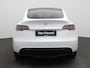 Tesla Model Y Long Range AWD 75 kWh VERWACHT !!! | AFNEEMBARE TREKHAAK | PANORAMADAK | ELEKTRISCHE KOFFERKELP | LEDEREN BEKLEDING | STOELVERWARMING | STUURWIELVERWARMING | PARKEERSENSOREN VOOR + ACHTER | CAMERA | 12 MAANDEN BOVAG GARANTIE |