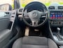 Volkswagen Golf 1.2 TSI Highline BlueMotion 5 drs in automaat met parkeersensoren en bluetooth telefoon / media en cruise controle