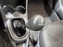 Toyota Aygo 1.0-12V Access Blanke lak laat een beetje los.