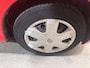 Toyota Aygo 1.0-12V Access Blanke lak laat een beetje los.