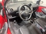Toyota Aygo 1.0-12V Access Blanke lak laat een beetje los.