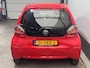 Toyota Aygo 1.0-12V Access Blanke lak laat een beetje los.