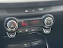 Kia Stonic 1.0 T-GDi MHEV DynamicLine NL-auto, Parkeersensoren, Navigatie, Climate control, Apple CarPlay/Android auto, achteruitrijcamera,