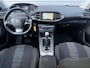 Peugeot 308 1.2 PureTech Blue Lease Premium Pano|Clima|Cruise|Trekhaak|PDC|Elek ramen|Lm velgen|D-riem vv in 2024|APK tot 09-2027