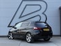 Peugeot 308 1.2 PureTech Blue Lease Premium Pano|Clima|Cruise|Trekhaak|PDC|Elek ramen|Lm velgen|D-riem vv in 2024|APK tot 09-2027
