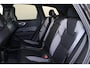 Volvo XC60 T6 Recharge AWD Ultra Black Edition - Luchtvering - Panorama/schuifdak - IntelliSafe Assist & Surround - 360º Camera - Bowers & Wilkins audio - Adaptieve LED koplampen - Verwarmde voorstoelen, stuur & achterbank - Parkeersensoren voor & achter - Elektr. bedienb. voorstoelen met geheugen - Extra getint glas - Inklapbare trekhaak - 21' LMV