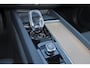 Volvo XC60 T6 Recharge AWD Plus Dark - Panorama/schuifdak - IntelliSafe Assist & Surround - 360º Camera - Harman/Kardon audio - Verwarmde voorstoelen, stuur & achterbank - Parkeersensoren voor & achter - Elektr. bedienb. voorstoelen met geheugen - Head up display - Draadloze tel. lader - Extra getint glas - Inklapbare trekhaak - 19' LMV