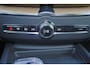 Volvo XC60 T6 Recharge AWD Plus Dark - Panorama/schuifdak - IntelliSafe Assist & Surround - 360º Camera - Harman/Kardon audio - Verwarmde voorstoelen, stuur & achterbank - Parkeersensoren voor & achter - Elektr. bedienb. voorstoelen met geheugen - Head up display - Draadloze tel. lader - Extra getint glas - Inklapbare trekhaak - 19' LMV