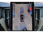Volvo XC60 T6 Recharge AWD Plus Dark - Panorama/schuifdak - IntelliSafe Assist & Surround - 360º Camera - Harman/Kardon audio - Verwarmde voorstoelen, stuur & achterbank - Parkeersensoren voor & achter - Elektr. bedienb. voorstoelen met geheugen - Head up display - Draadloze tel. lader - Extra getint glas - Inklapbare trekhaak - 19' LMV