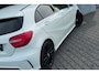 Mercedes-Benz A-klasse 180 AMG, Panoramadak, Leder, Black Optic!